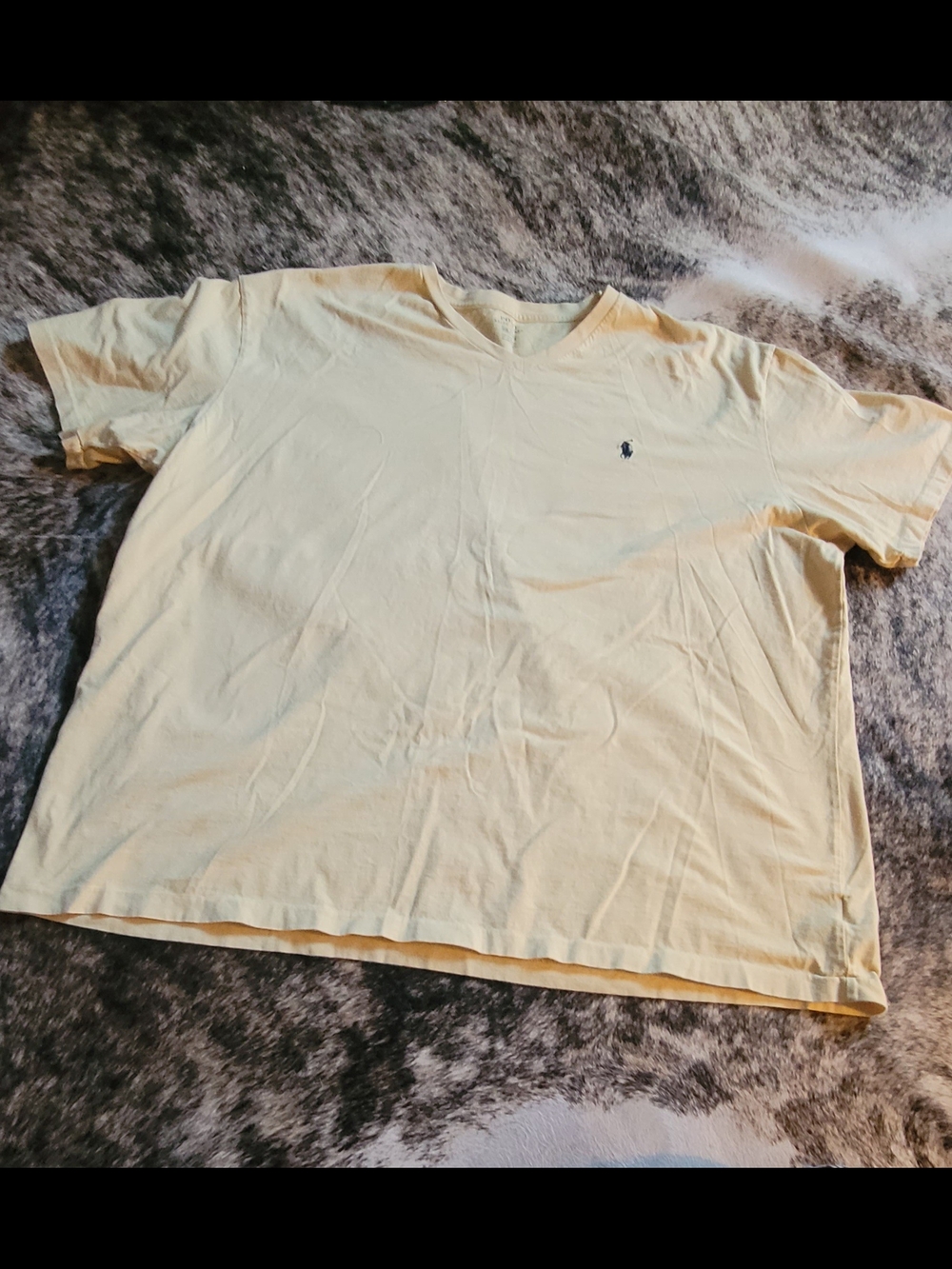 Polo-Style Classic V-Neck T-Shirt in Pale Yellow sz XXL